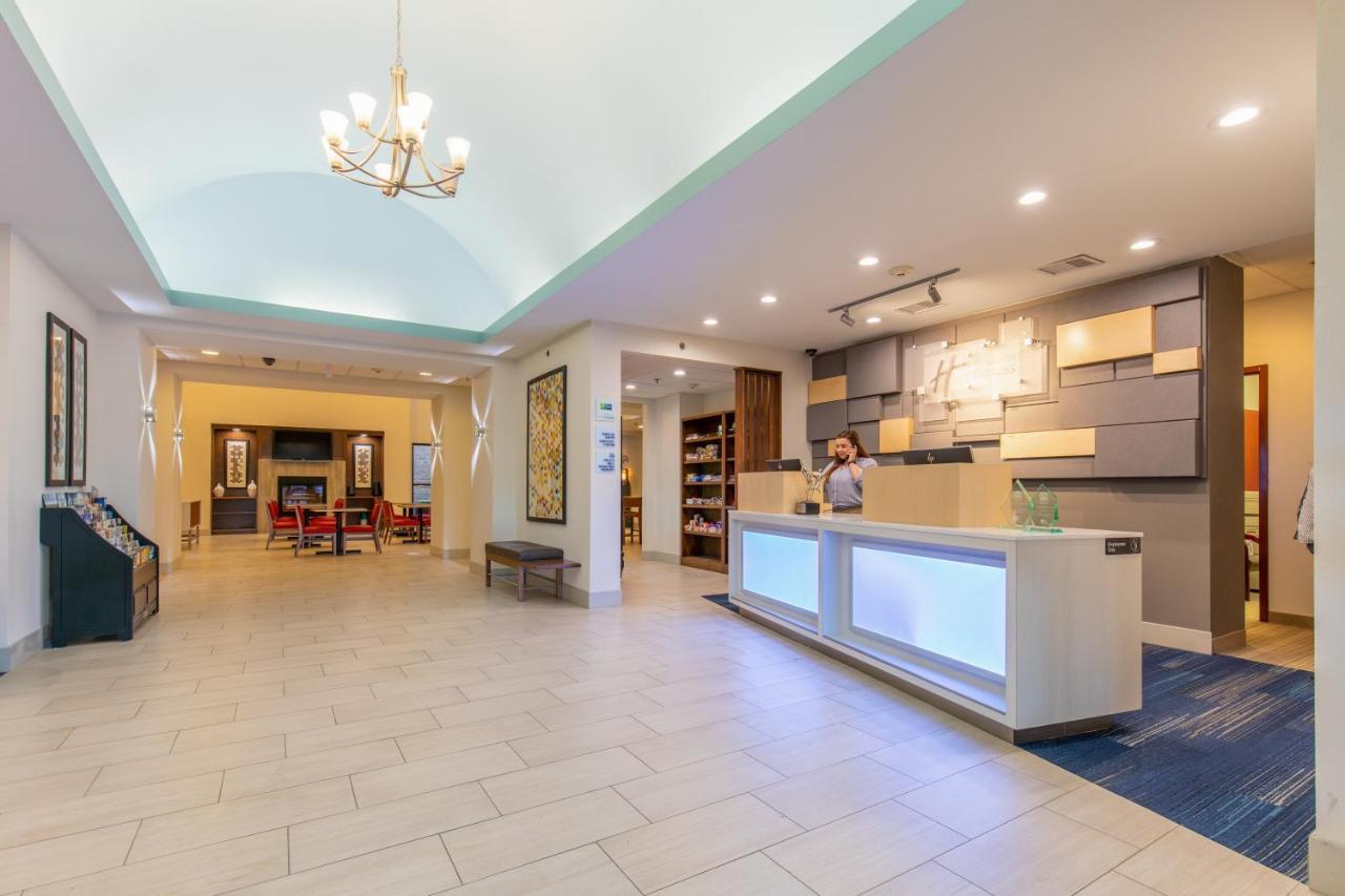 Express Johnson By Ihg 2* Johnson City
